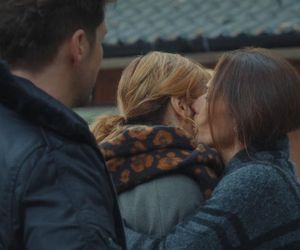 M jak miłość odc. 1853. Kama (Michalina Sosna), Martyna (Magdalena Turczeniewicz), Marcin (Mikołaj Roznerski)