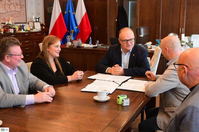 Kolejne kilometry dróg powiatowych i chodników do remontu