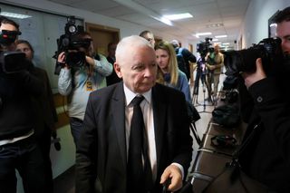 Jarosław Kaczyński stanął przed sądem. Słowa o odrażających przestępstwach przyczyną procesu
