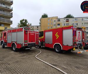 Warszawa. Pływające auta w Ursusie, zatopione po dachy!