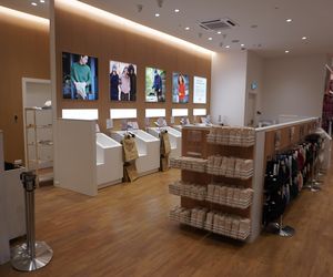 Sklep UNIQLO przy Marszałkowskiej w Warszawie po remoncie 10.2025