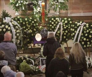 Tłumy na pogrzebie tragicznie zmarłej Mai. Kościół w Działdowie wypełniony po brzegi