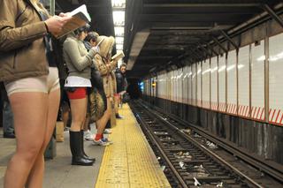Jeździli metrem bez spodni! (ZDJĘCIA)
