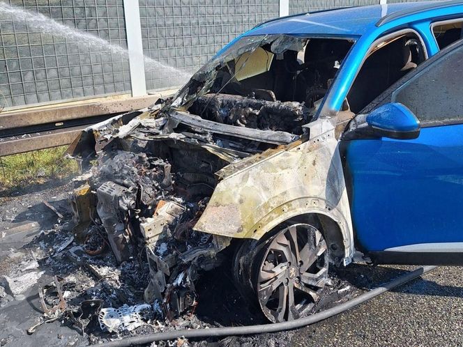 Pożar osobówki na A1