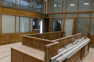 Kiedyś był tam bank, teraz będą biurowce. Trwają prace wykończeniowe przy Roosevelta 15