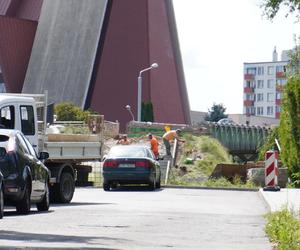 Lublin. Kładka wróciła na swoje miejsce. Jak wygląda konstrukcja nad ulicą Filaretów? Mamy ZDJĘCIA!