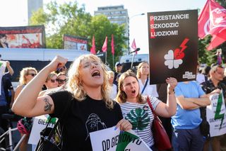 Tłumy przyszły protestować pod Sejm. Przestańcie szkodzić ludziom