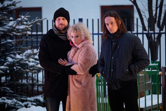 Na Wspólnej odc. 3252. Beata (Katarzyna Ptasińska), Paweł (Grzegorz Kwiecień), Emil (Piotr Ligienza)