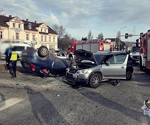 18-latka wjechała na czerwonym świetle