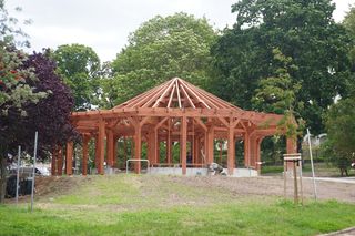 Tężnia solankowa w Parku im. Jadwigi Dziekońskiej