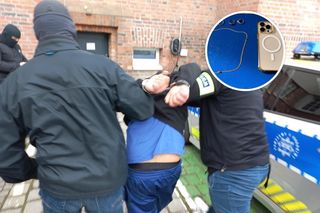 W nocy wciągnął kobietę do klatki schodowej. Był bardzo brutalny. Koszmar w Legnicy