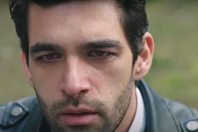 Aliemu będzie trudno pogodzić się z tą sytuacją. Chce znaleźć osobę, która zdradziła miejsce operacji 