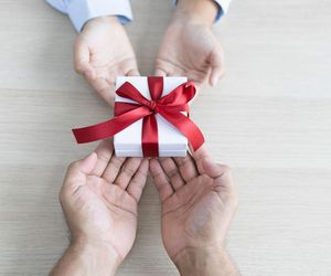 Prezent na Dzień Ojca od córki lub od syna. Pomysły na upominki dla taty