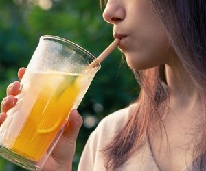 Lemoniada lub zimne lody mogą powodować arytmię? W upalne dni uważaj na serce