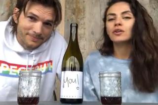 Ashton Kutcher i Mila Kunis robią “wino na kwarantannę”. Kim Kardashian już je kupiła!