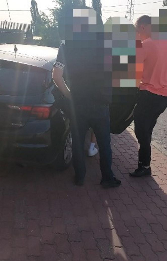 Kibolska burda na osiemnastce. W akcji policja, 5 osób zatrzymanych