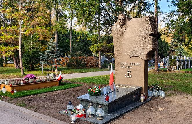 Olszewski ma wreszcie pomnik