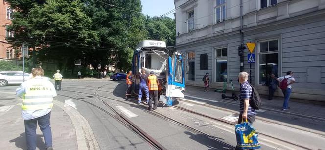 Kraków. Zderzenie tramwajów na skrzyżowaniu ulic Piłsudskiego i Straszewskiego