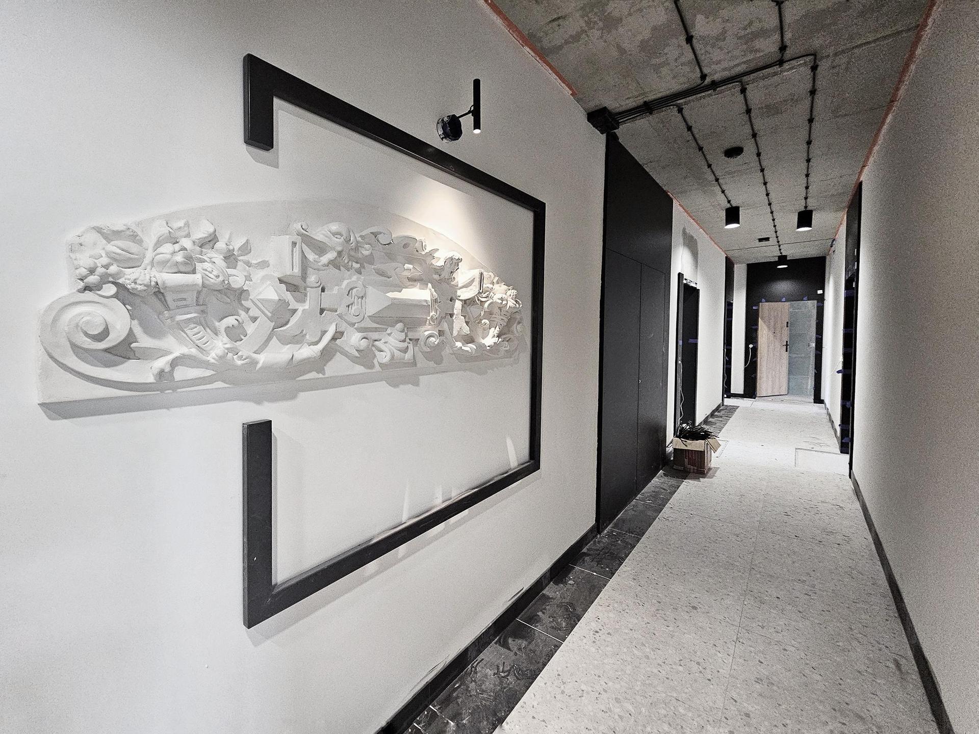 Nowa Kurkowa we Wrocławiu - zdjęcia elewacji i wnętrz budynku w trakcie prac wykończeniowych