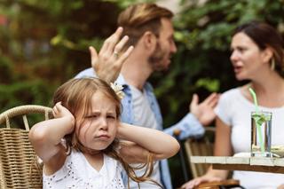 Kiedy mama nie zgadza się z tatą. 6 sposobów, aby nie podważać jego autorytetu przy dziecku