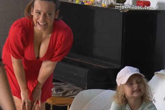 Wpadka Magdy w M jak miłość. Pokaże biust przy dziecku, a potem będzie uwodzić Kamila przy jego nowej dziewczynie  - ZDJĘCIA, WIDEO