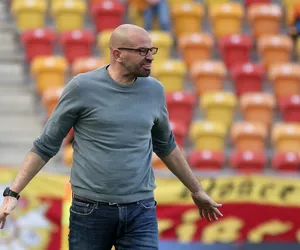 Spadkowicz z ekstraklasy pożegnał dotychczasowego trenera. Jego bilans przeraża
