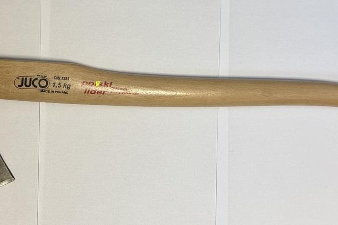 Atak siekierą na ojca! 23-latek z powiatu pilskiego w areszcie