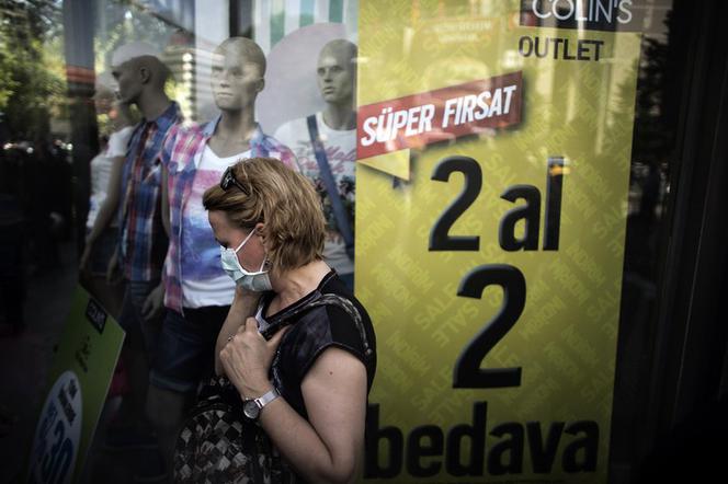 Turcja: Protestanci pod siedzibą premiera. Premier nawołuje do spokoju