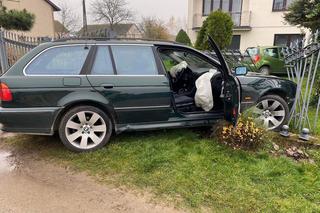 Chciała kupić samochód. Pijana w sztok rozbiła się na płocie w czasie próbnej jazdy