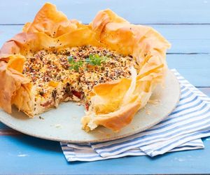 Jesienny placek z dynią, harissą i fetą. Połączenie smaków, które zachwyci każdego