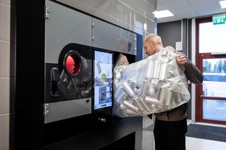 Kiedy do sprzedaży trafią napoje z kaucją? Znamy odpowiedź