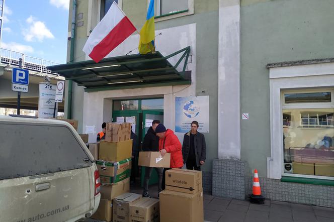 Centrum informacyjne Szlachetnej Paczki łączy chcących pomóc z potrzebującymi pomocy Ukraińcami