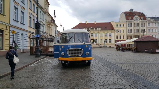 Kurs zabytkowym autobusem i rejs tramwajem wodnym