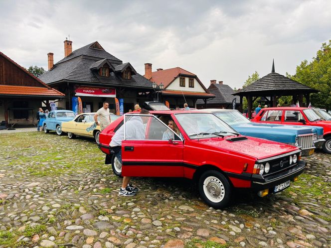 Zlot Zabytkowych Samochodów w Nowym Sączu 