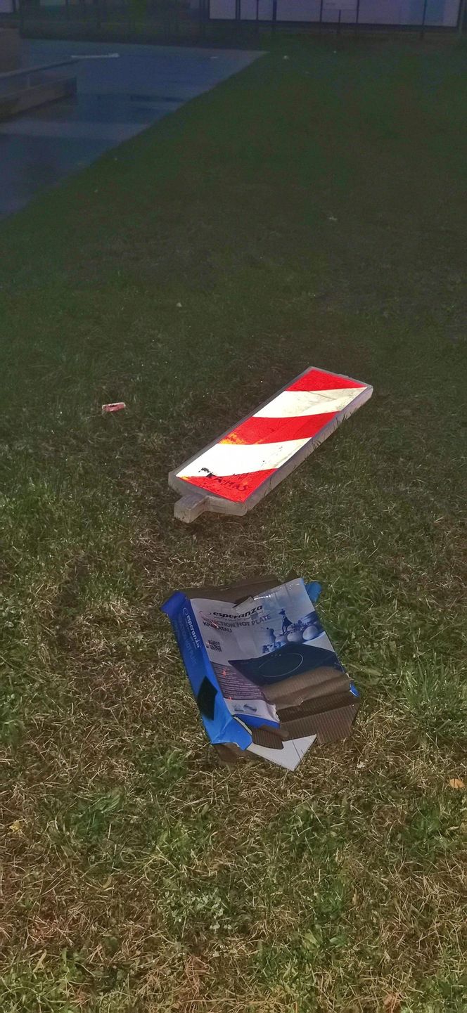 Bałagan na skateparku na Gronowie