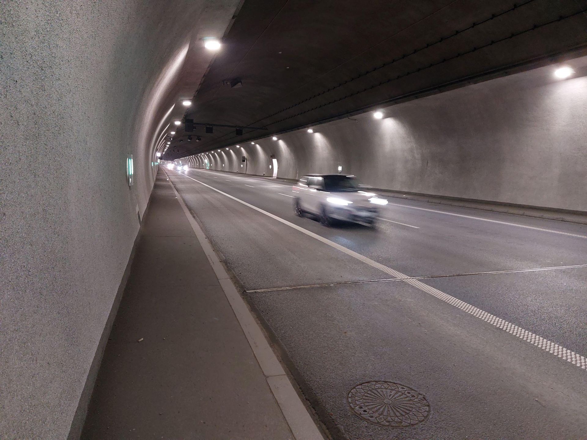 Tunel na zakopiance S7, pod Luboniem Małym 