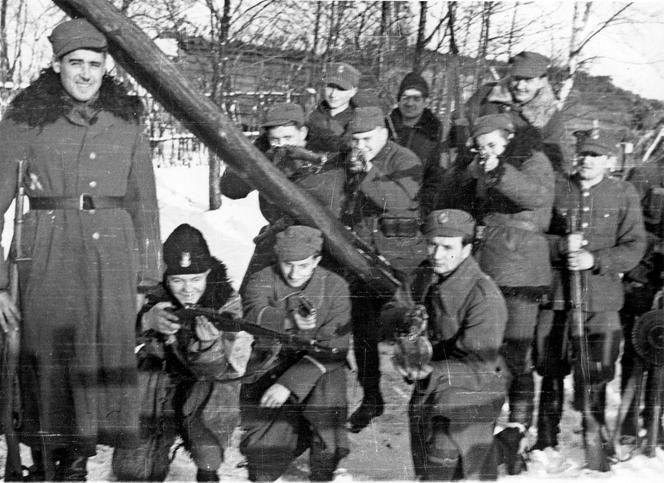 Prezentacja broni oddziału WiN - 1945