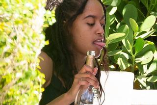 Córka Obamy rozpoczyna dzień od wina