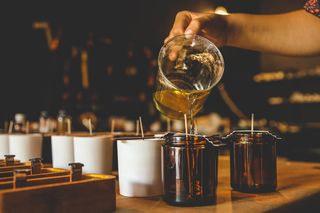 Co to jest wosk sojowy? Czy wosk sojowy jest ekologiczny? Wosk a parafina