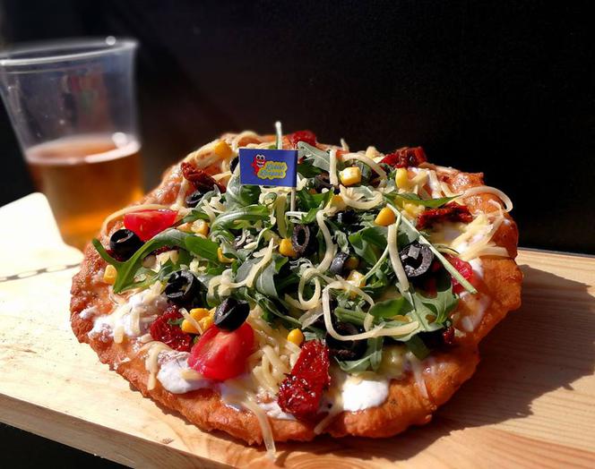 Jedzenie na kółkach? Czemu nie! Zobacz najlepsze food trucki w