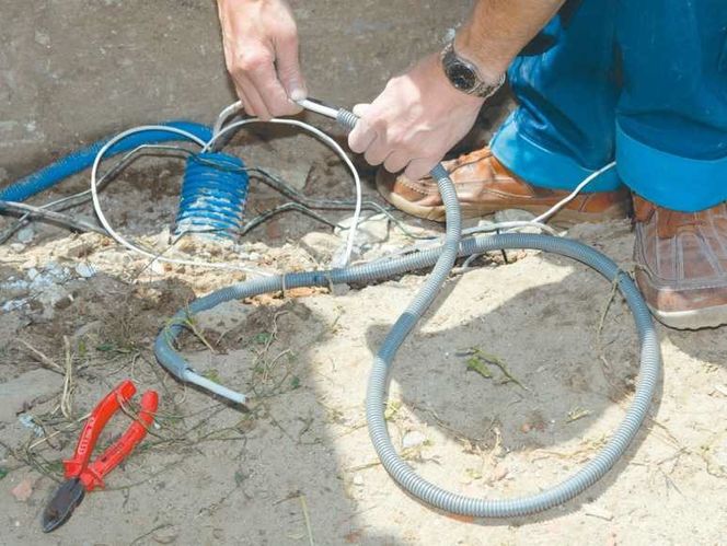 Prąd na działce. Zasilanie urządzeń wokół domu