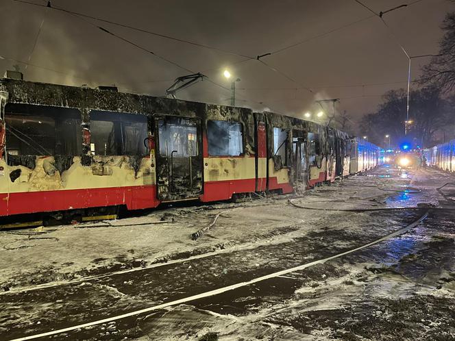 Gdańsk: Pożar zajezdni tramwajowej w Nowym Porcie