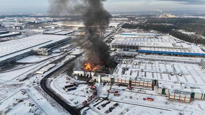 Gigantyczny pożar hali w Bydgoszczy. Co dalej z pracownikami? Jasne stanowisko firmy