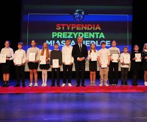 Stypendia Prezydenta Miasta Siedlce wręczone. Zobacz zdjęcia