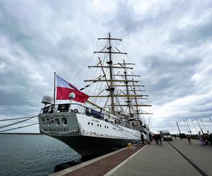 Dar Młodzieży wrócił do Gdyni. Zobacz zdjęcia ze spektakularnego powrotu!