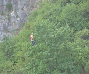 Park linowy Tyrolka na Kadzielni w Kielcach zaprasza