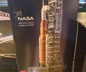 LEGO Icons 2024 z rakietą Artemis! Poznaj kosmos z zestawem 3601 elementów