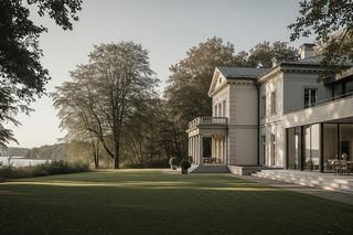 Rezydencje prezydenckie dostępne dla Nawrockich. Jak wyglądają te luksusowe obiekty?