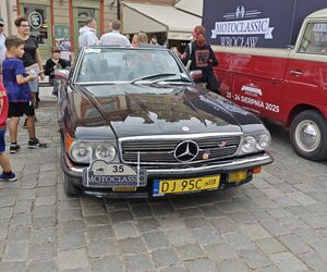 Parada zabytkowych samochodów