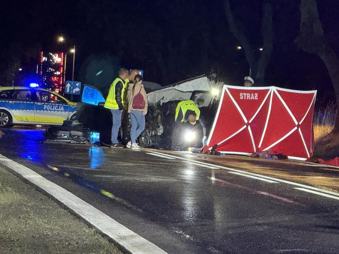 Tragedia na drodze. Jedna osoba nie żyje, pięć rannych. W akcji śmigłowiec LPR